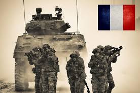 Hollande supprime 24.000 postes à l'Armée d'ici 2019